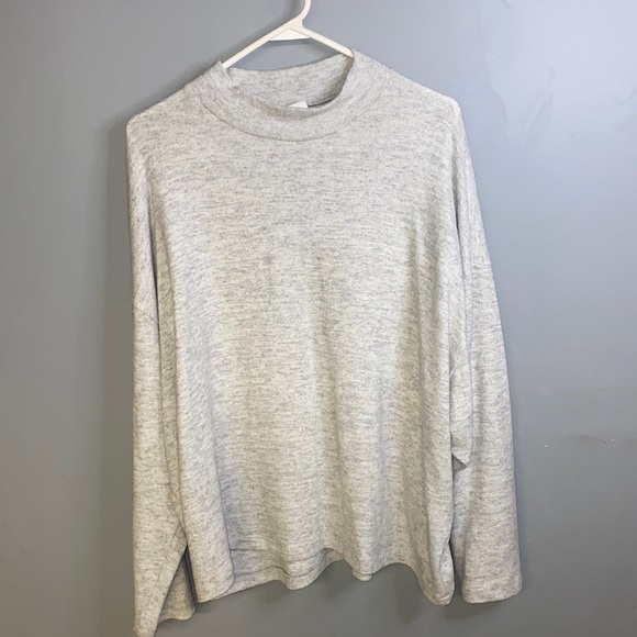 H&M Mock Turtleneck Sweater - Picture 1 of 6